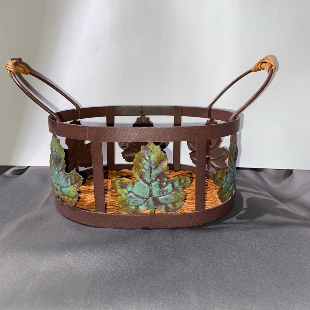 Leaf Design Metal Basket with Handles